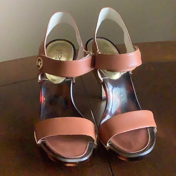 Michael Kors summer sandal heels. Size 9. Camel leather with brass accents. - Picture 2 of 3